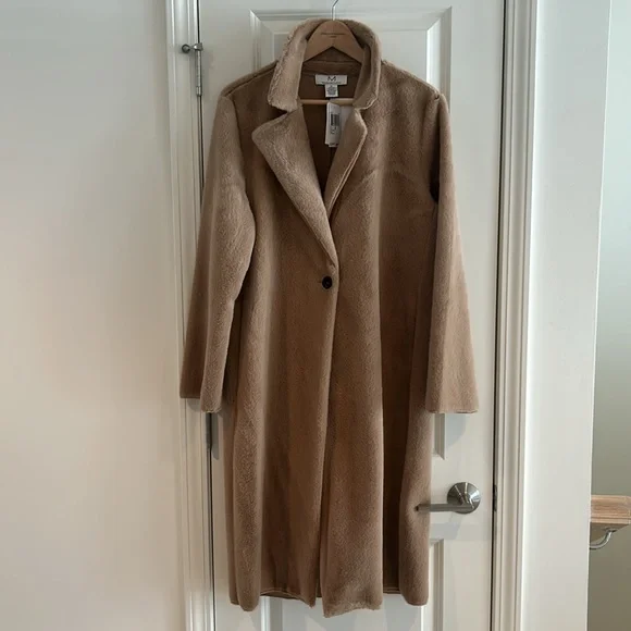 Faux Teddy Bear style coat, camel color. - Picture 5 of 10